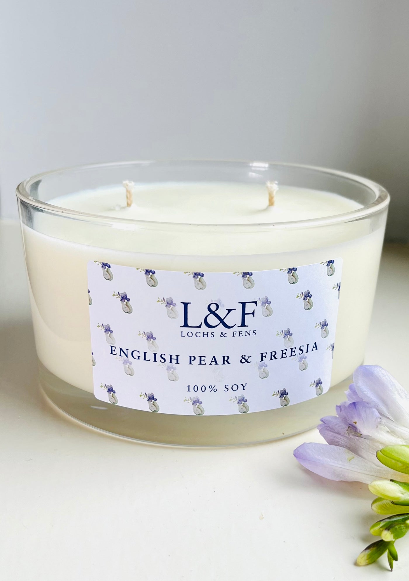 Double Wick Soy Candle - English Pear & Freesia