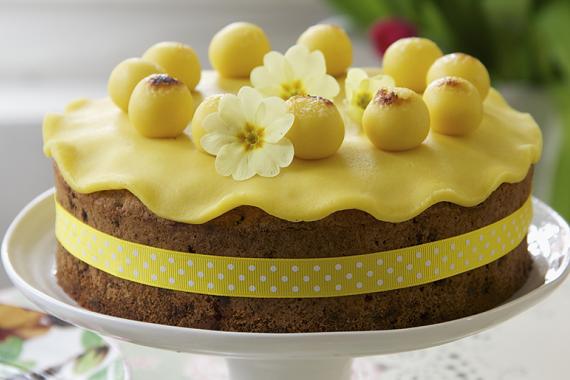 POLLY'S EASTER SIMNEL CAKE