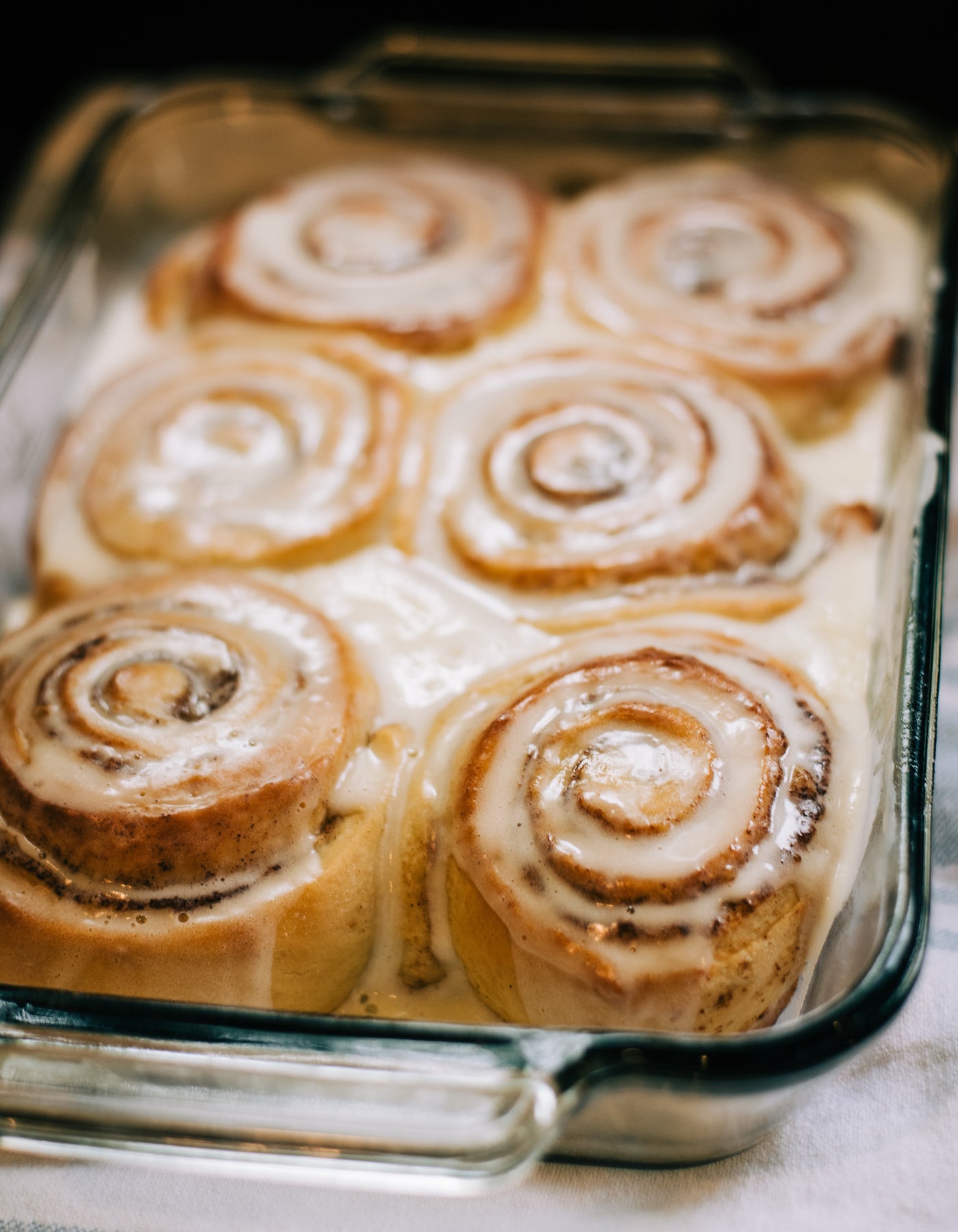 POLLY'S DELICIOUS CINNAMON BUNS
