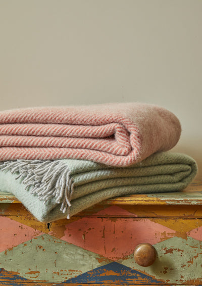 Lambswool Throw - Dusty Pink