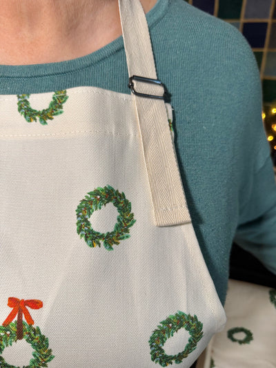 Christmas Apron - Christmas Wreath