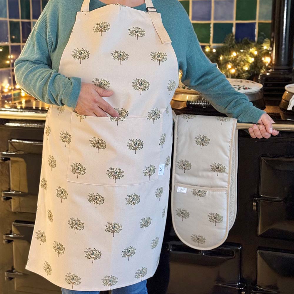 Christmas Apron - Partridge in a Pear Tree