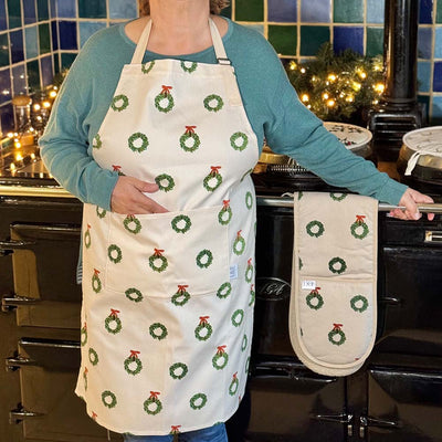 Christmas Apron - Christmas Wreath